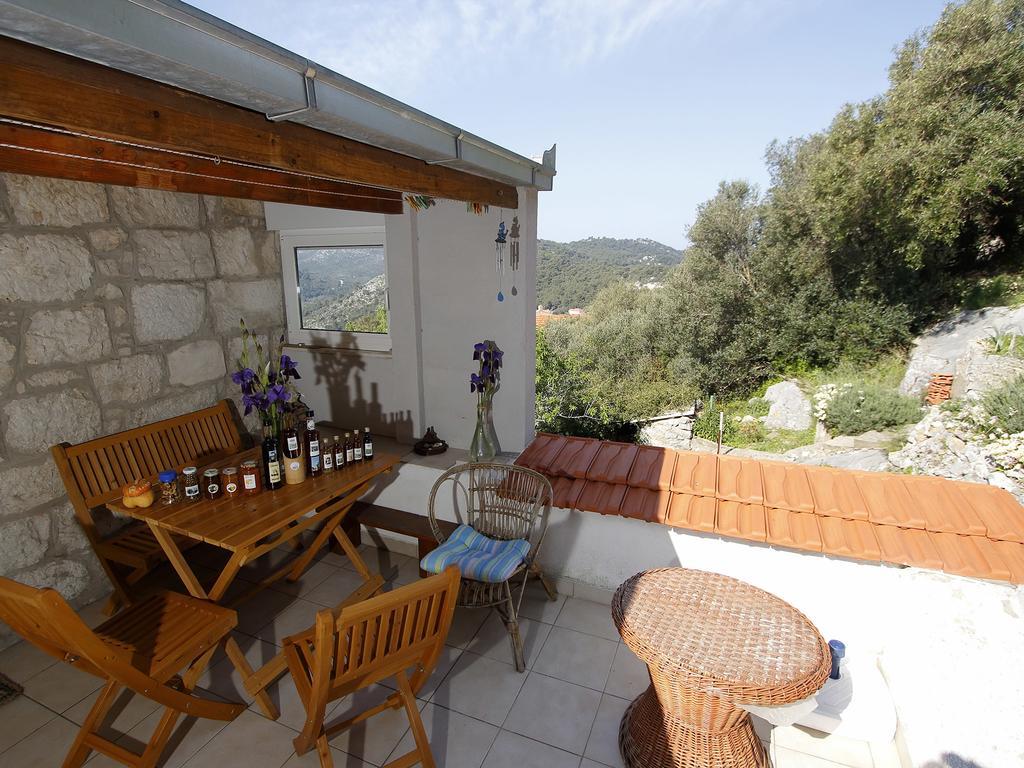 Apartment Cacini Dvori Lastovo Quarto foto